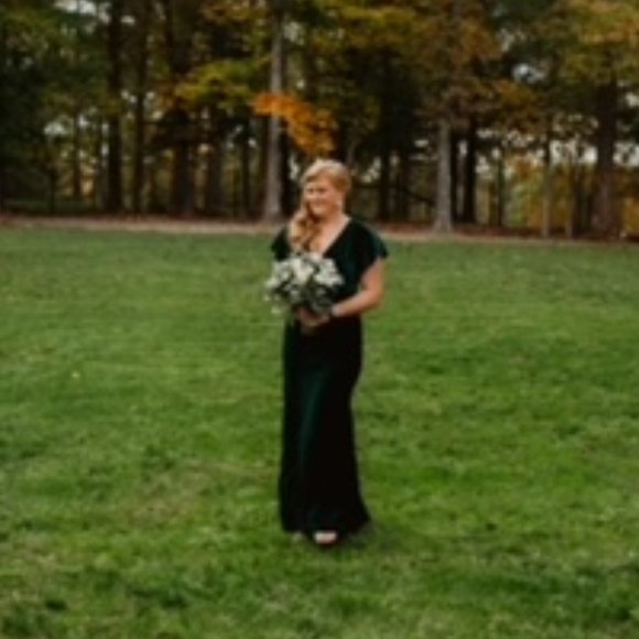 Beholden Velvet green dress - Picture 5 of 7